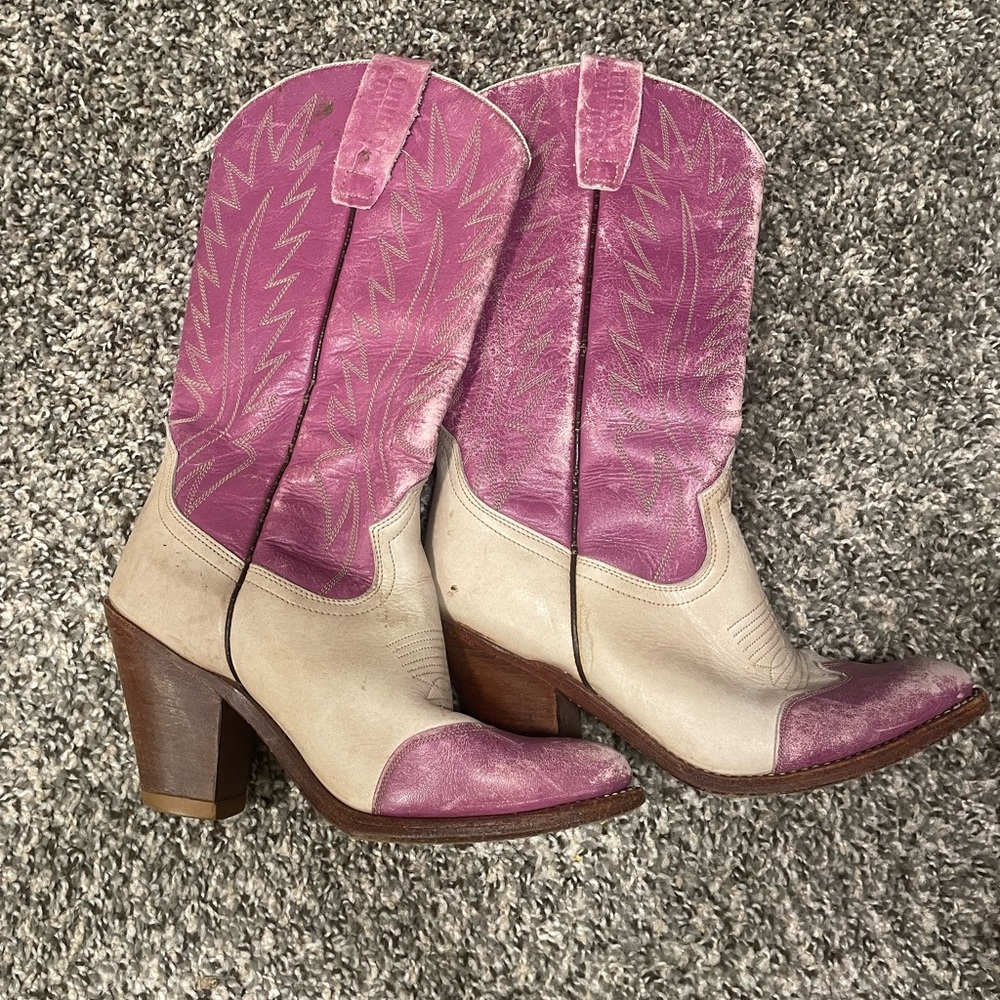 Size 7 cowgirl boots made in Spain